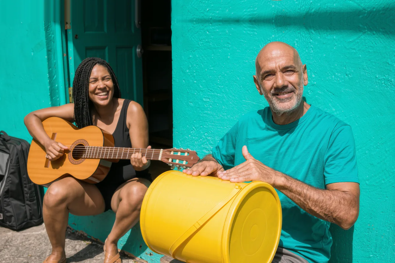 Photo d'illustration : Cajón et djembé