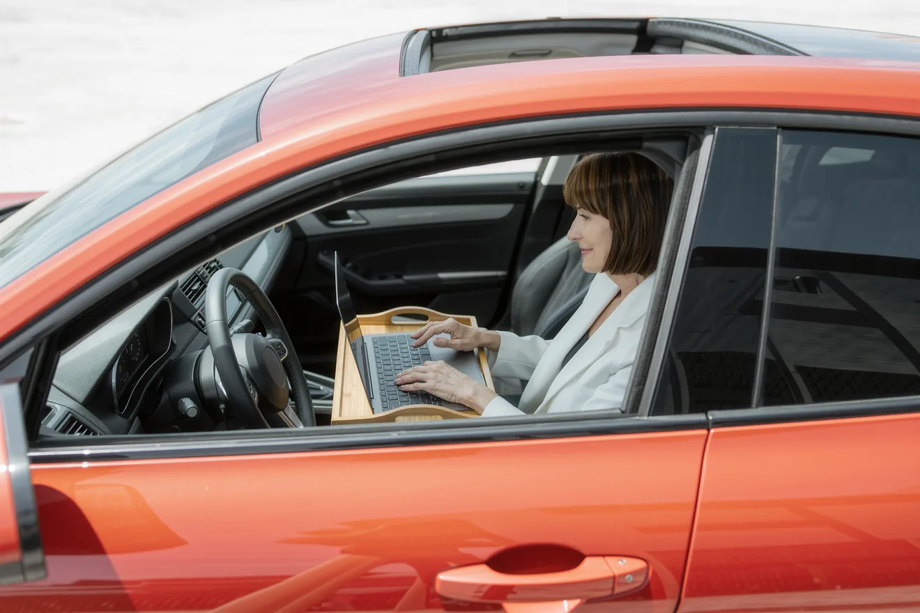 Photo d'illustration : Travailler dans sa voiture
